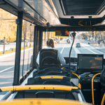 Jakie są najlepsze firmy oferujące wynajem busów z kierowcą w Warszawie?